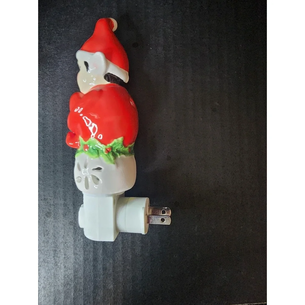 Elf Knee Hugger Christmas Night Light 6.7 Inch  Plug In *Open Box New*